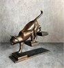 Кот, спускающийся по лестнице ж-3927445725