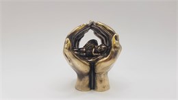 Ангел в руках миниатюра а-00003