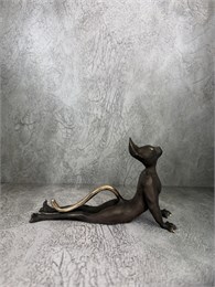 Кот йог в позе Бхуджангасана м-200026680